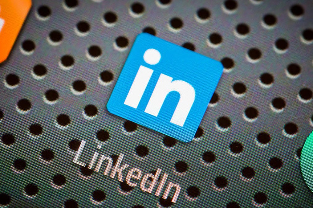 LinkedIn: 5 profile updates in 5 minutes