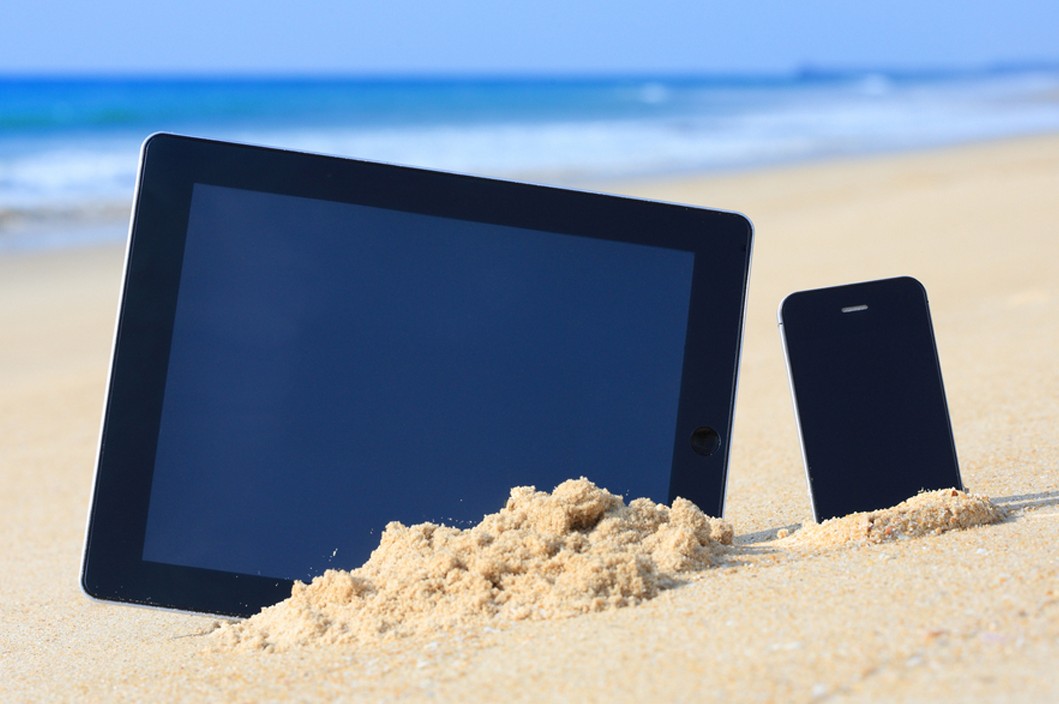 Seven risks to your mobile device on holiday