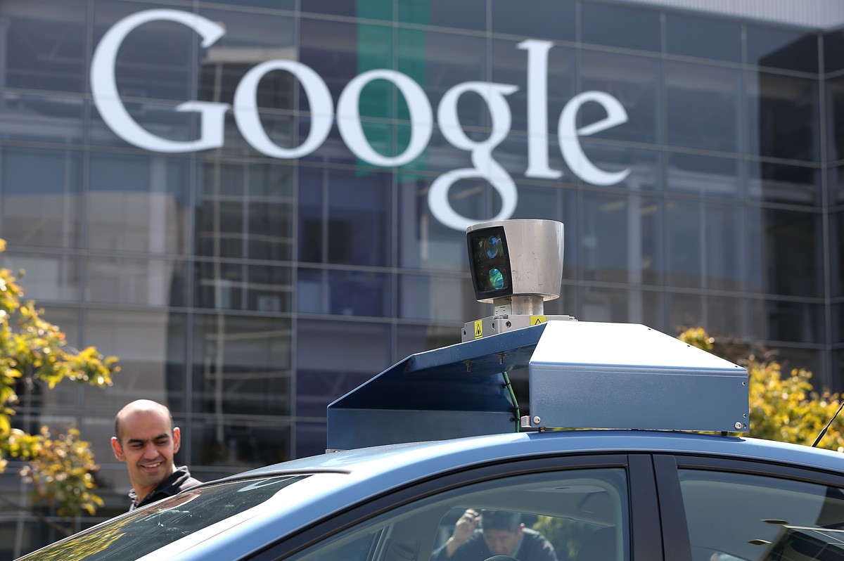 US senator calls for isolated smart-vehicle tests after Google-car injuries