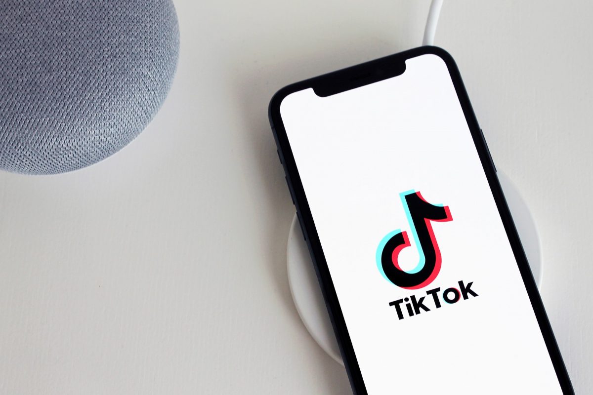 Oracle considers TikTok acquisition in the US