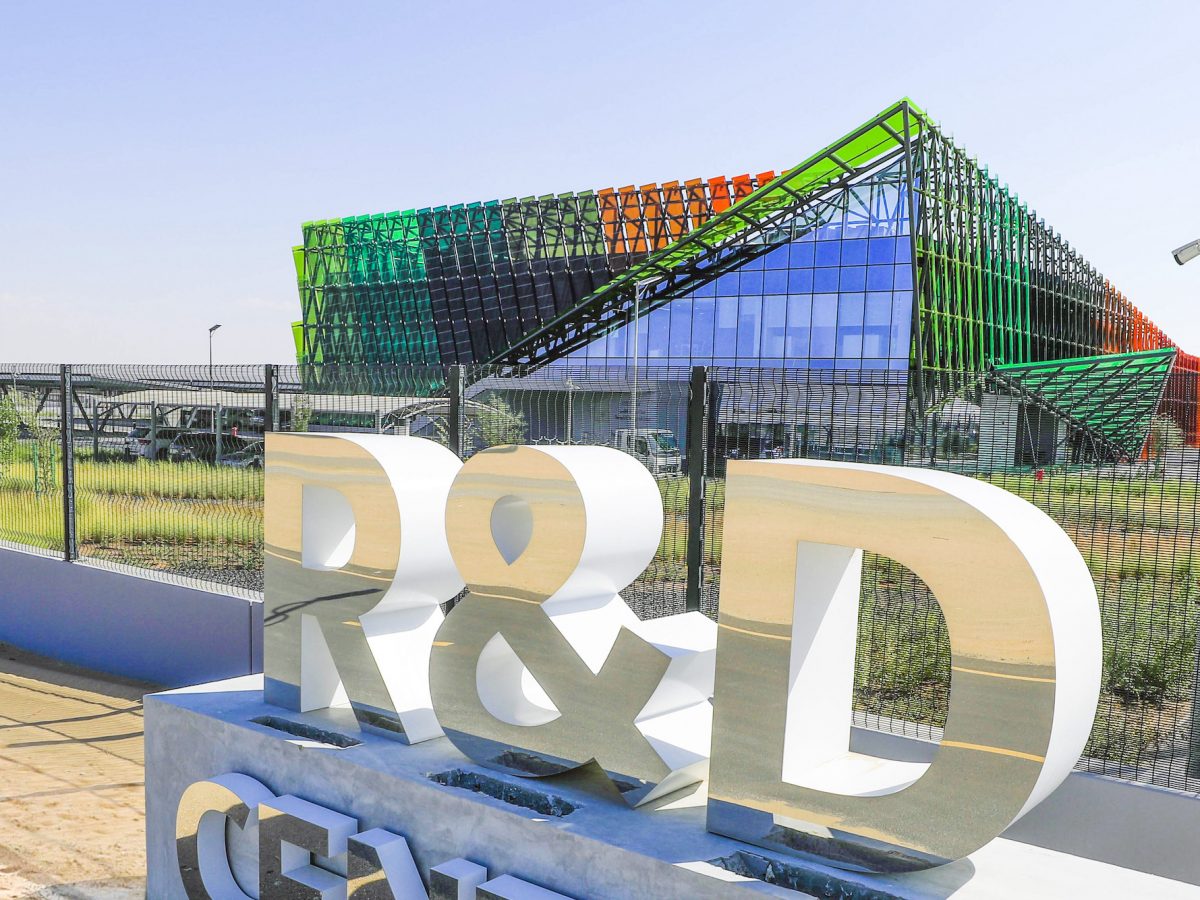 DEWA’s R&D Centre collaborates with Stanford University