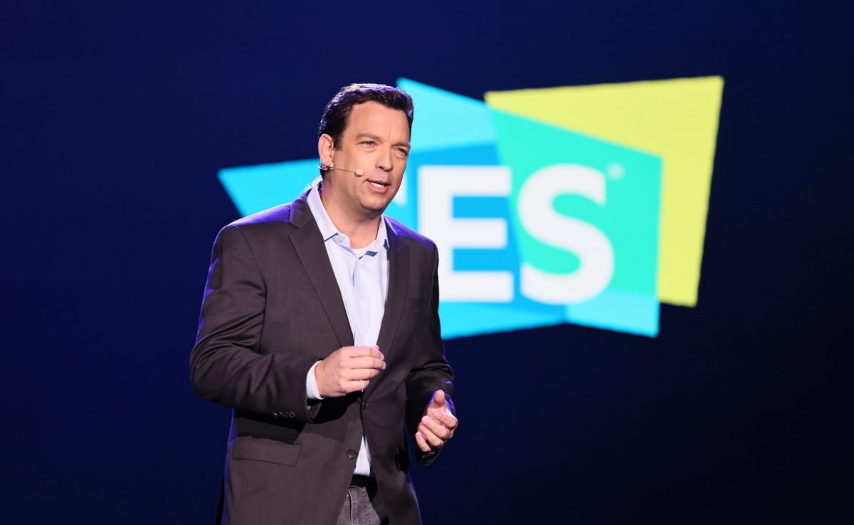 Abbott CEO Robert Ford at CES 2022 biowearable Lingo