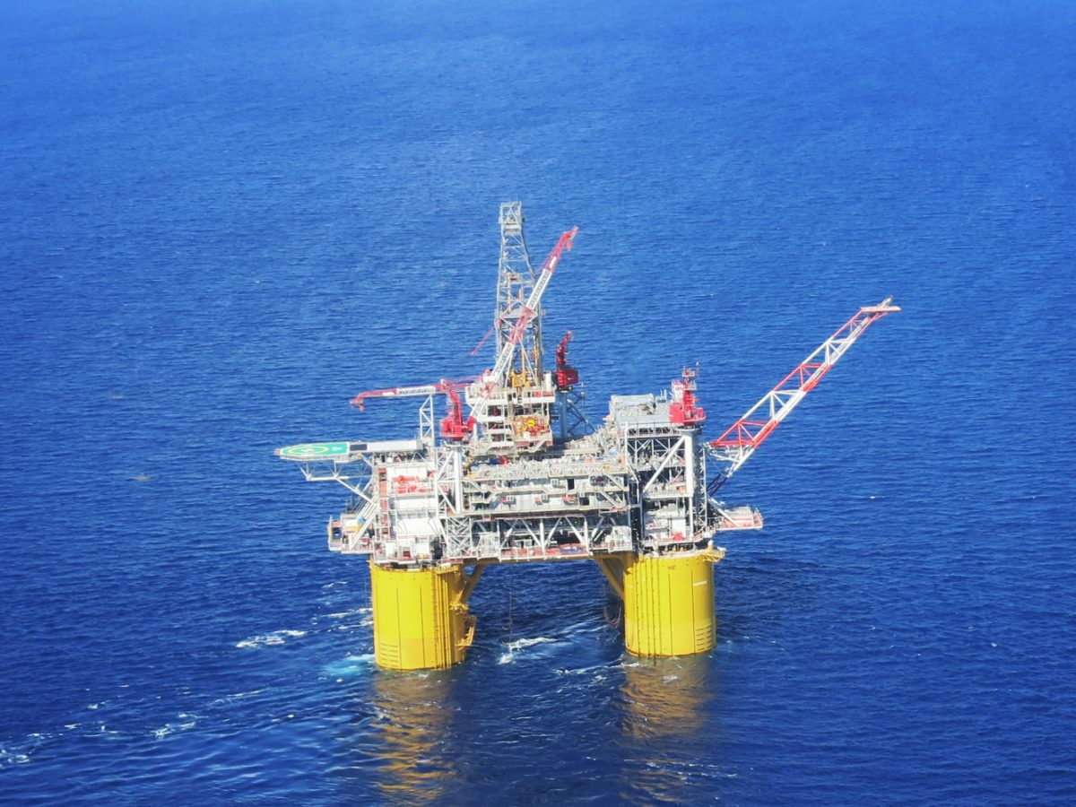 Riverbed Oil rigs Shell Drilling connectivity