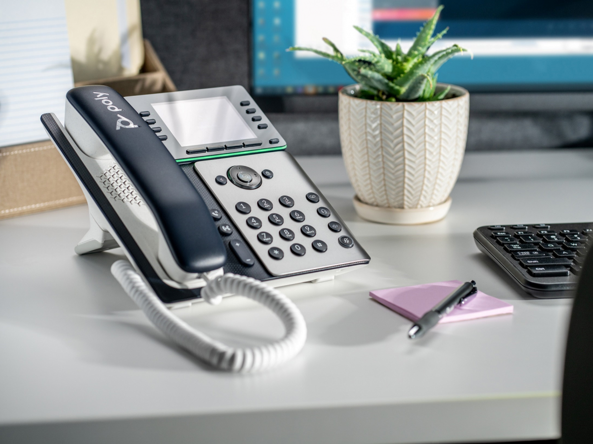 Smart desk phone